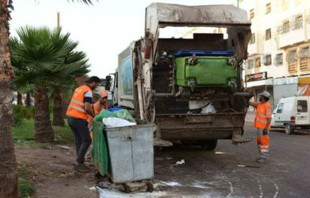 تسخير 880 شاحنة و5400 عامل نظافة لمواجهة مخلفات عيد الأضحى بالبيضاء