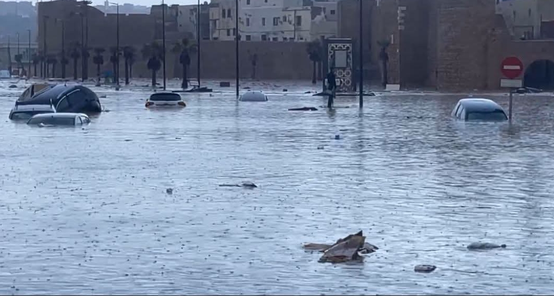 عاجل: أمطار قوية تغرق المدينة العتيقة بآسفي+ معطيات